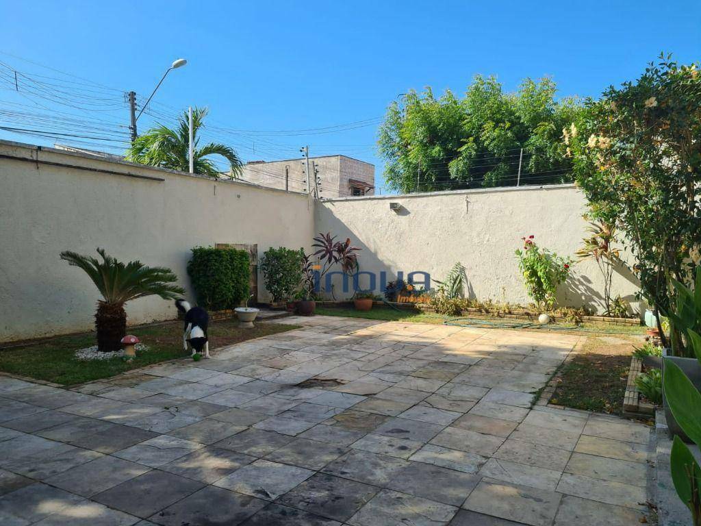 Casa à venda com 3 quartos, 800m² - Foto 9