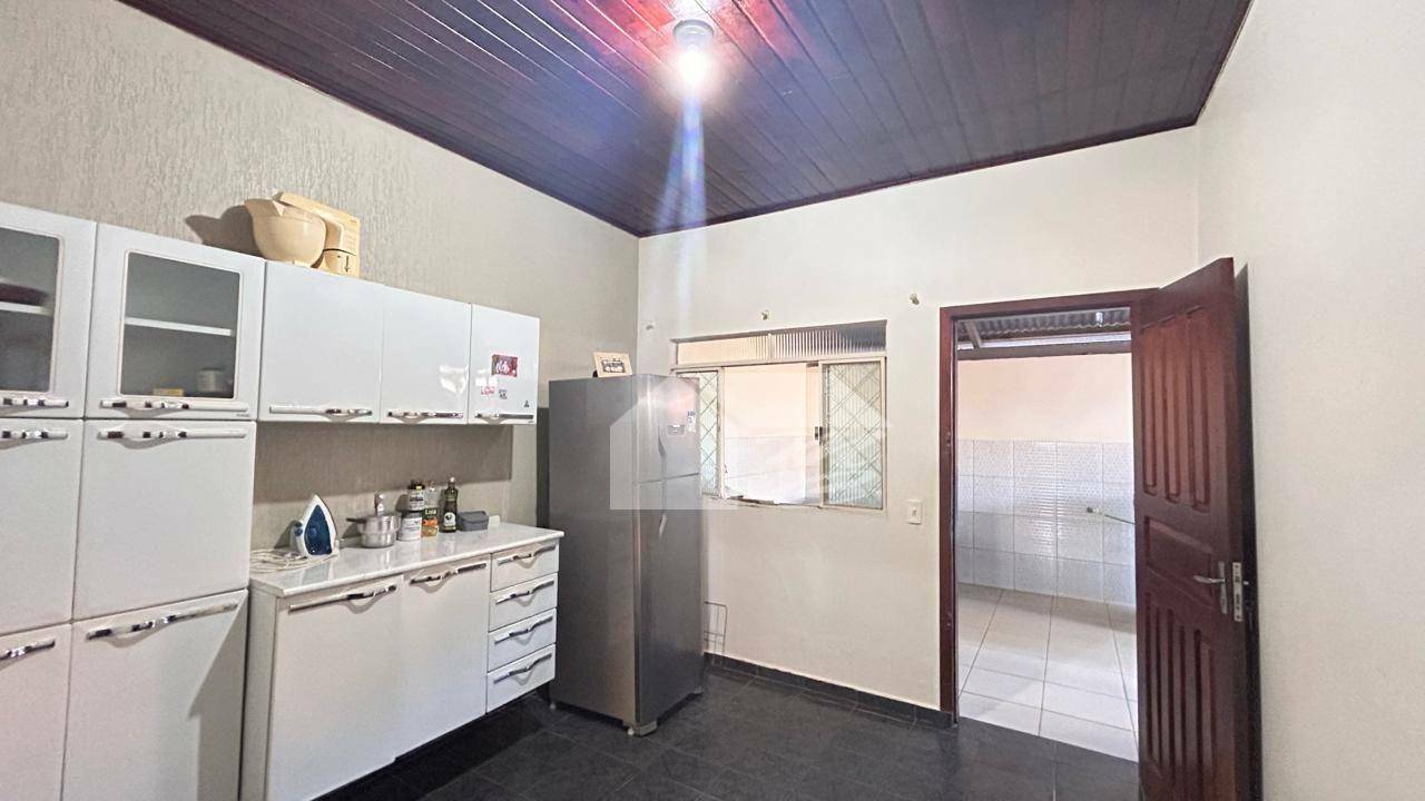 Casa à venda com 3 quartos, 150m² - Foto 12