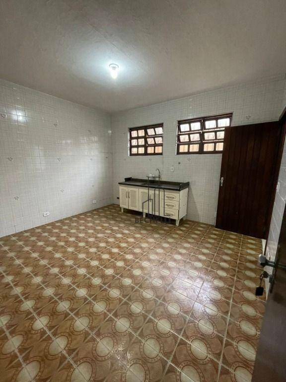 Casa à venda com 3 quartos, 228m² - Foto 6