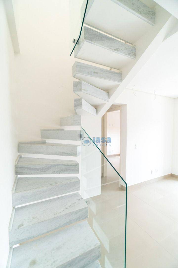 Cobertura à venda com 3 quartos, 102m² - Foto 3