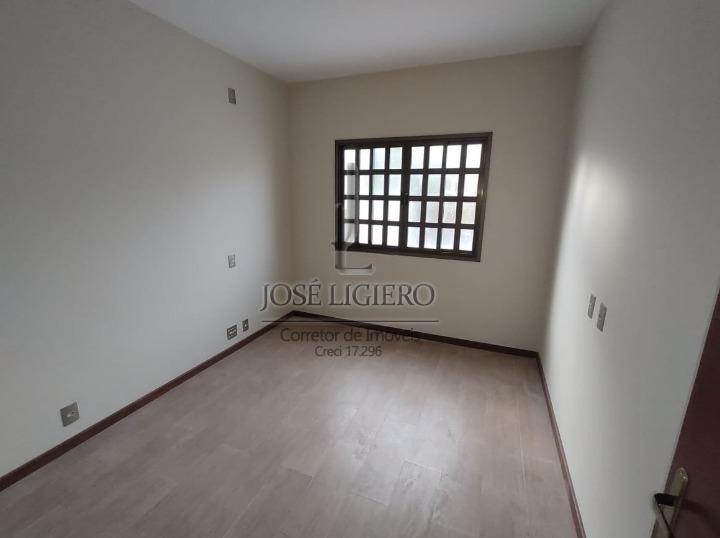 Casa à venda com 4 quartos, 180m² - Foto 14