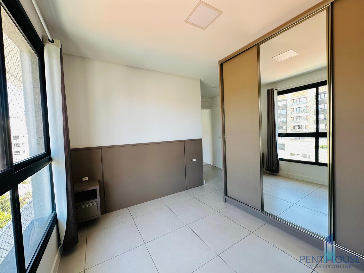 Apartamento para alugar com 2 quartos, 72m² - Foto 13