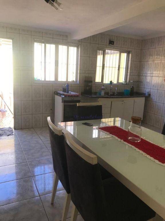 Casa à venda com 2 quartos, 140m² - Foto 2