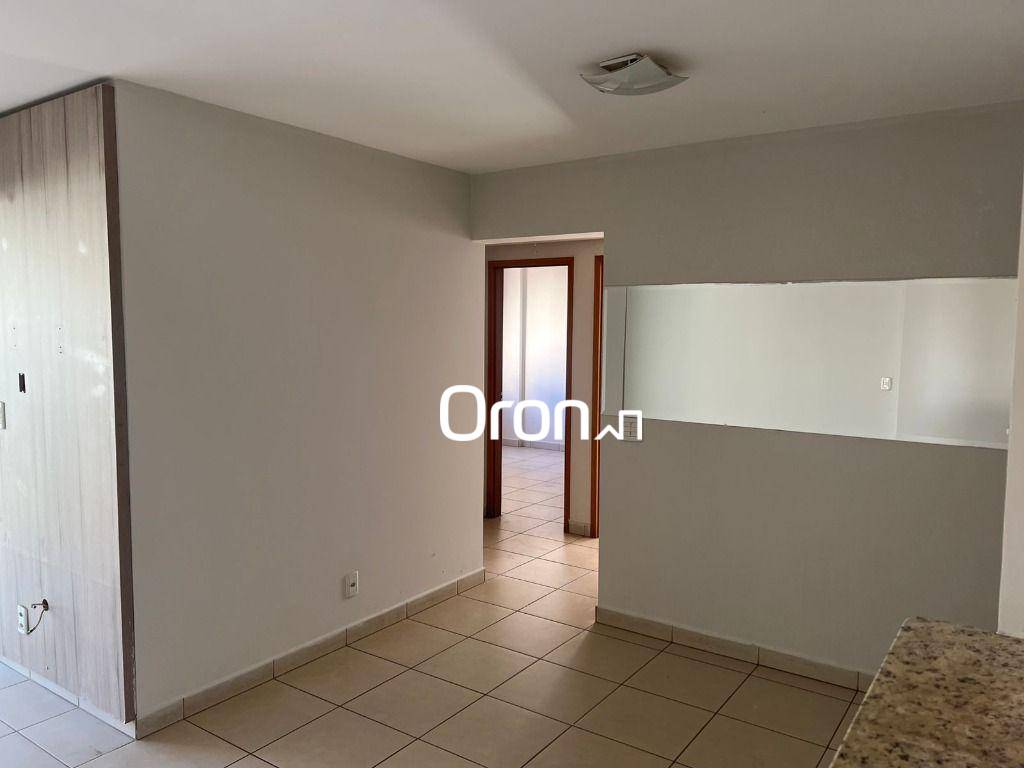 Apartamento à venda com 3 quartos, 77m² - Foto 2