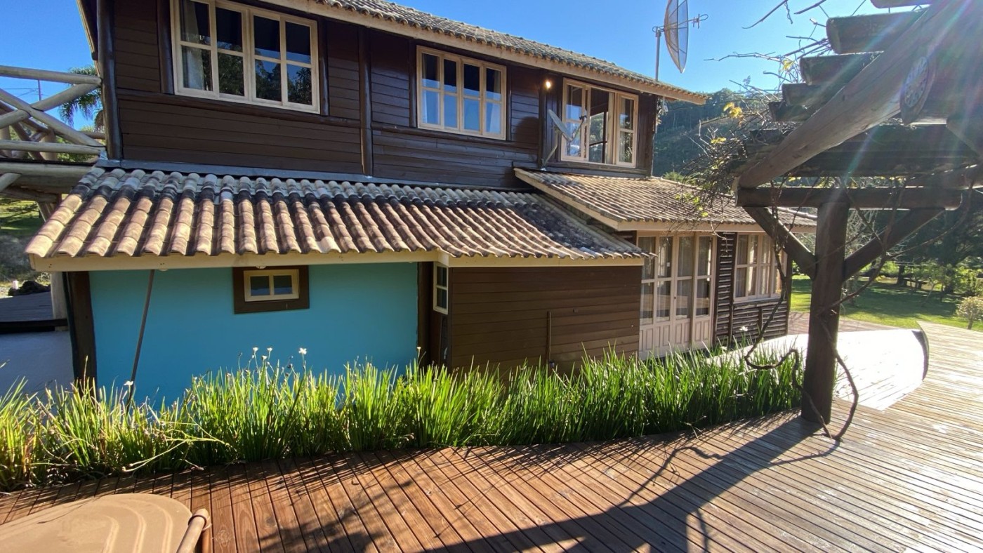 Casa à venda com 4 quartos, 2m² - Foto 3