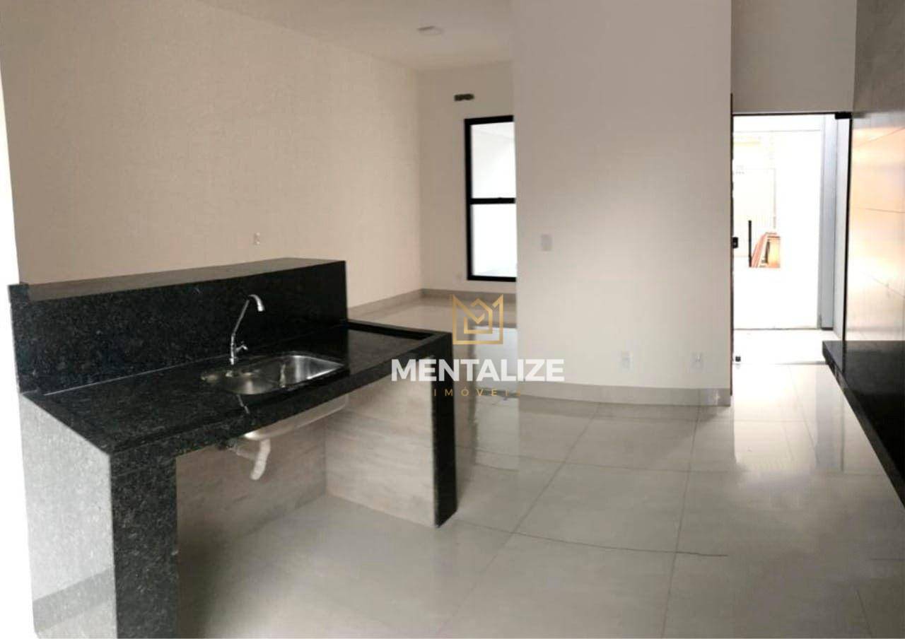 Casa à venda com 2 quartos, 106m² - Foto 2