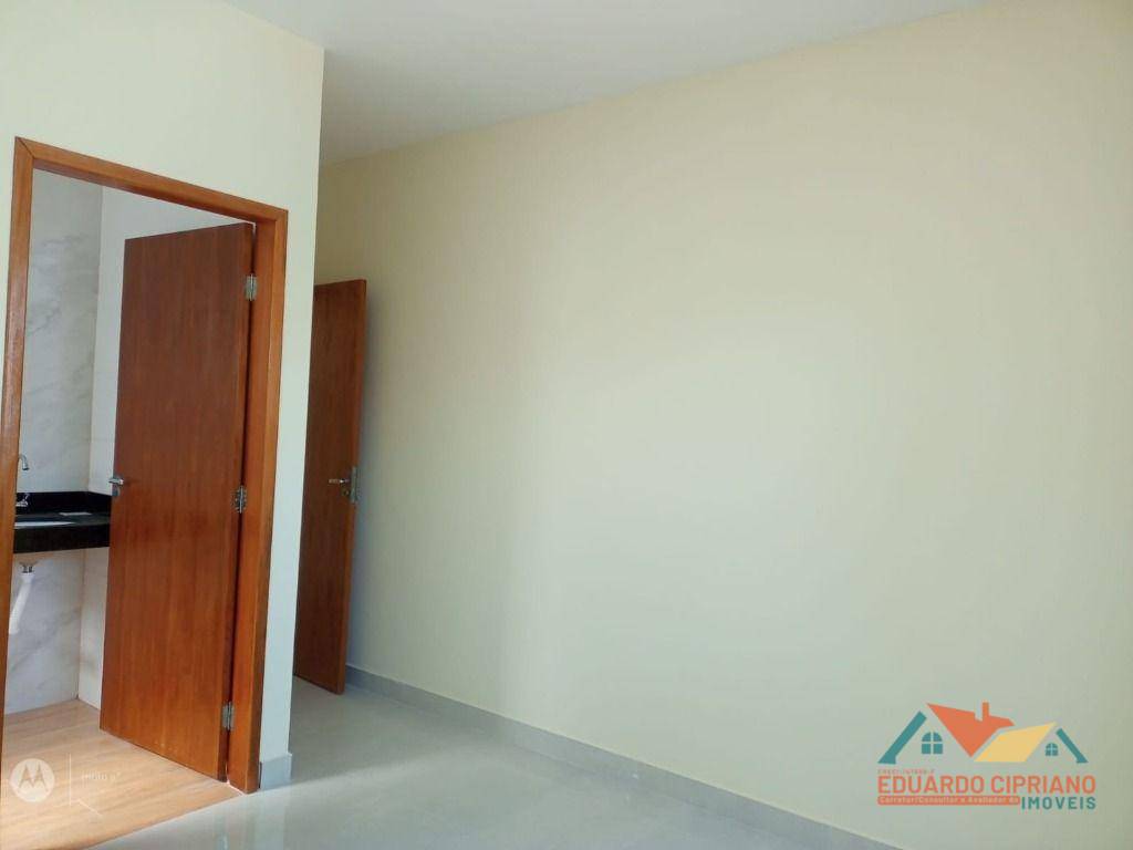 Casa à venda com 2 quartos, 64m² - Foto 9