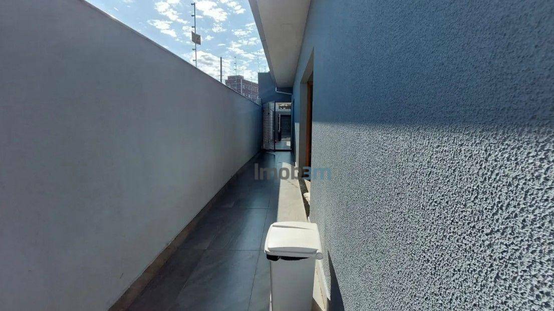 Casa à venda com 3 quartos, 200m² - Foto 14