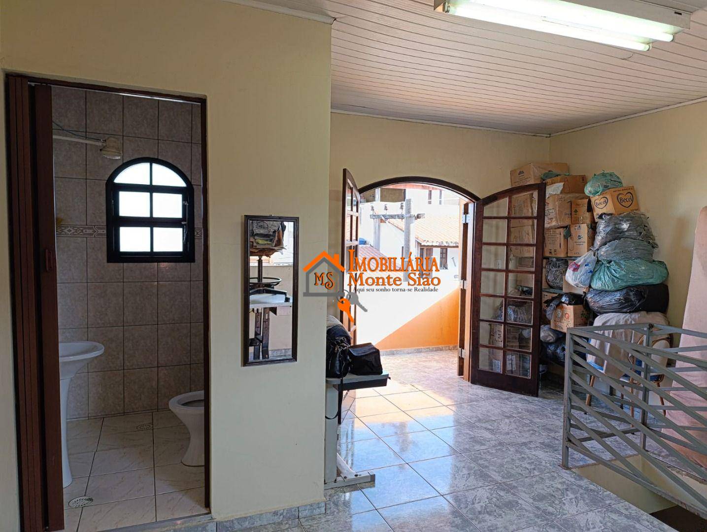 Sobrado à venda com 6 quartos, 250m² - Foto 51
