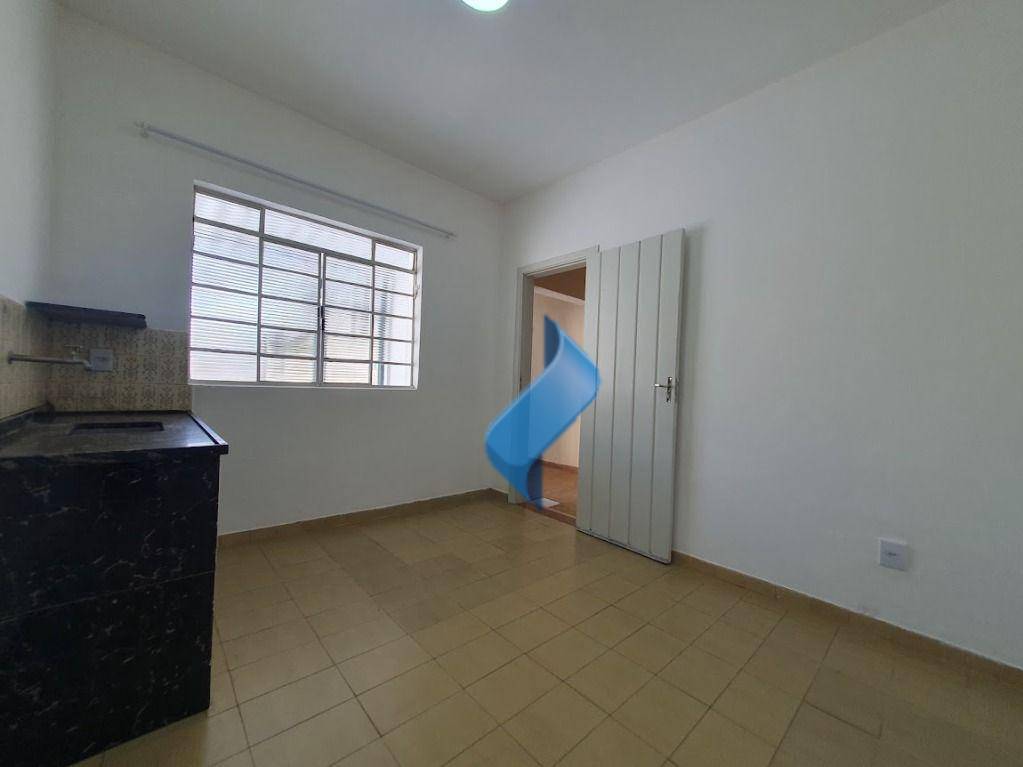 Casa para alugar com 1 quarto, 70m² - Foto 20