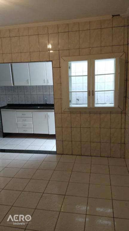 Casa à venda com 2 quartos, 130m² - Foto 7