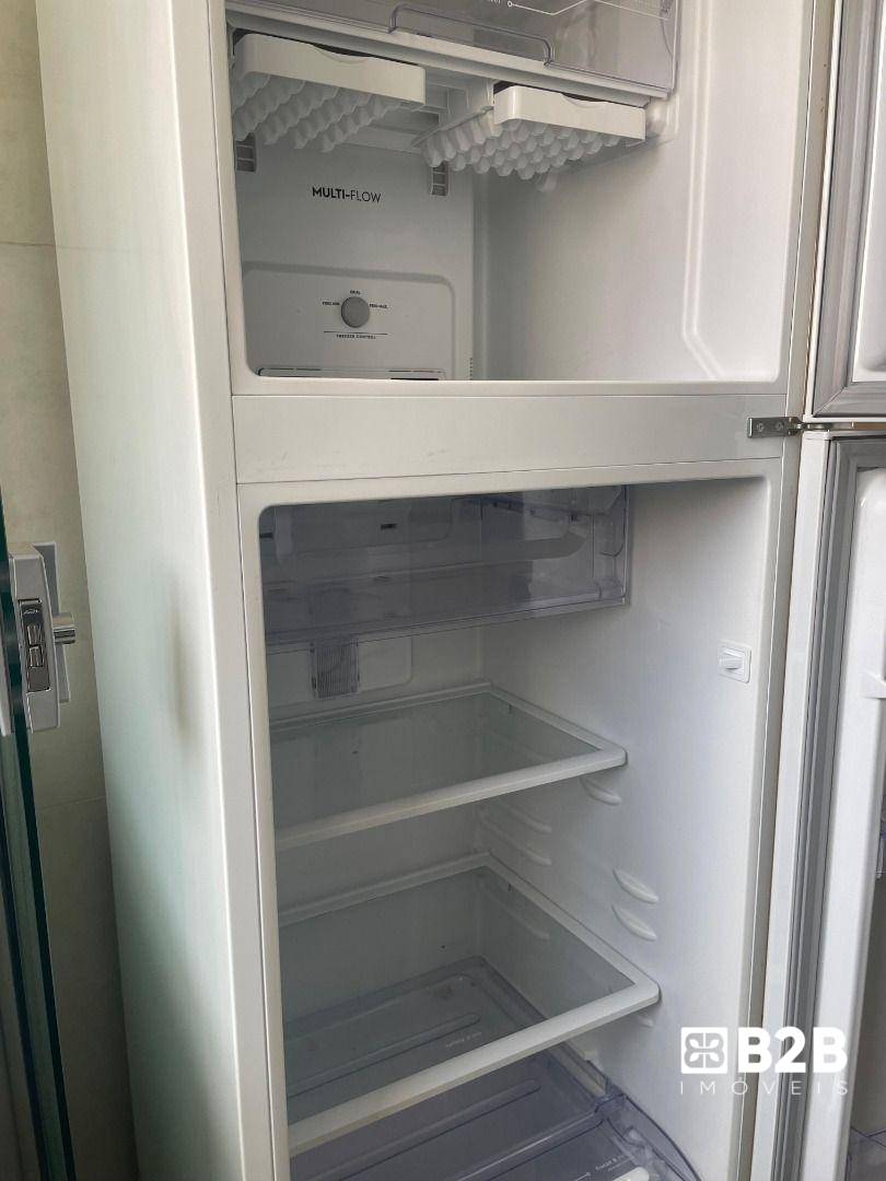 Apartamento para alugar com 2 quartos, 55m² - Foto 11