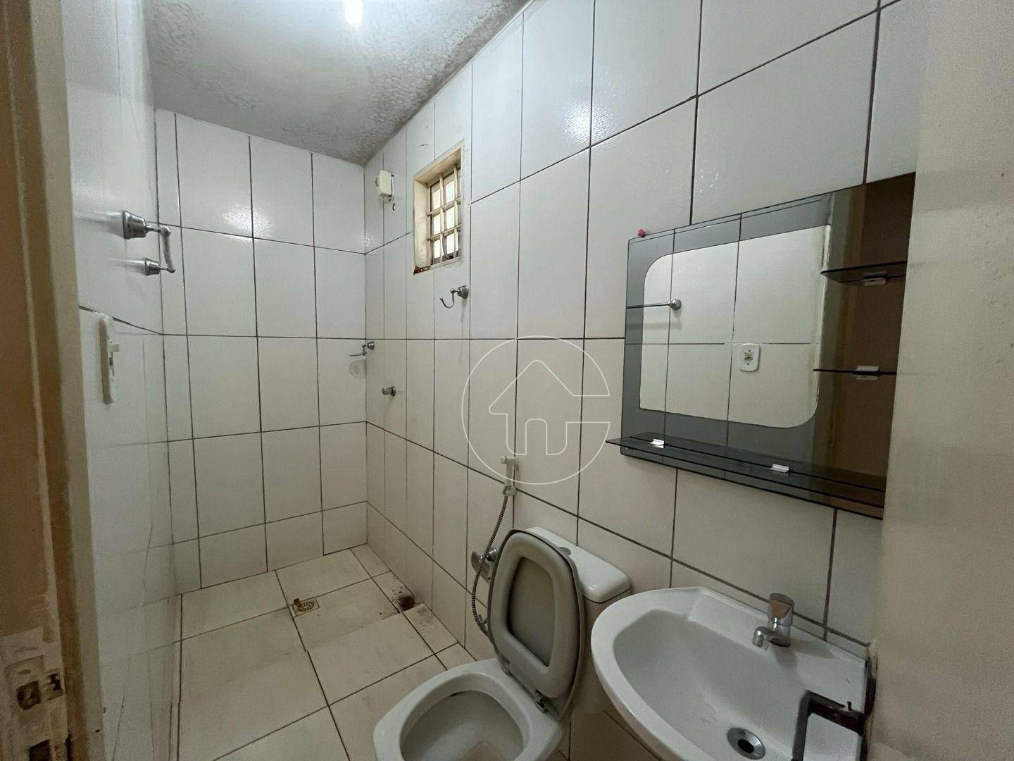 Casa à venda com 3 quartos, 220m² - Foto 4