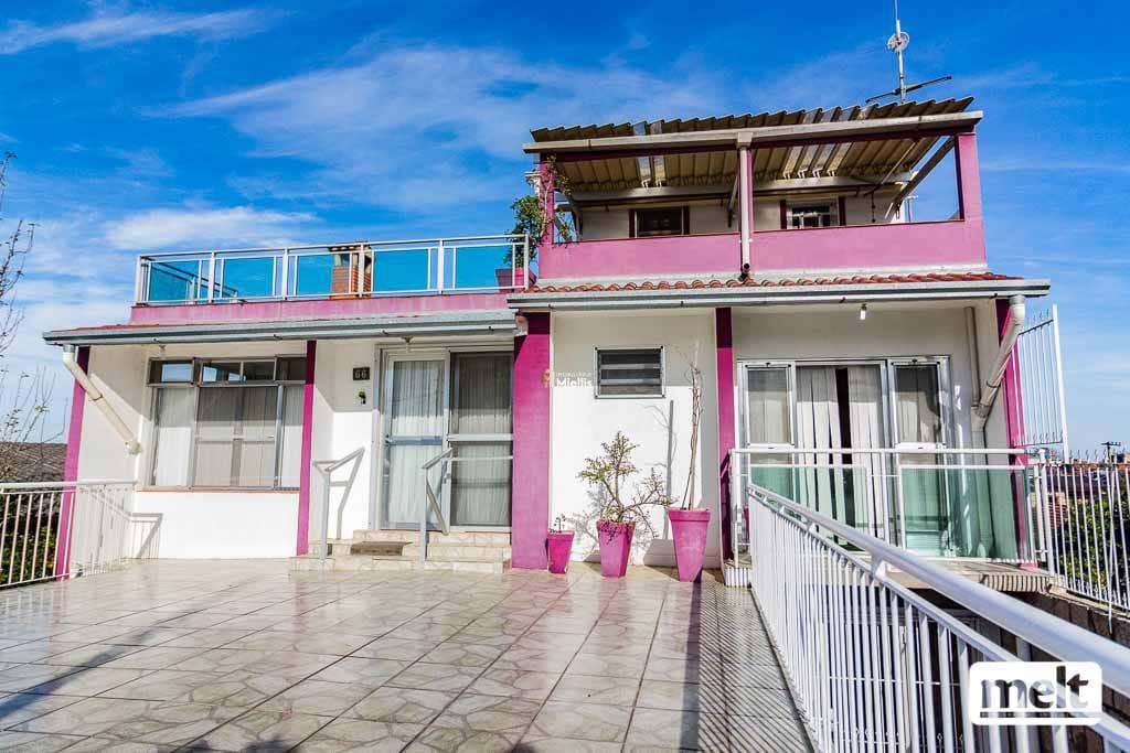 Casa à venda com 1 quarto, 220m² - Foto 2