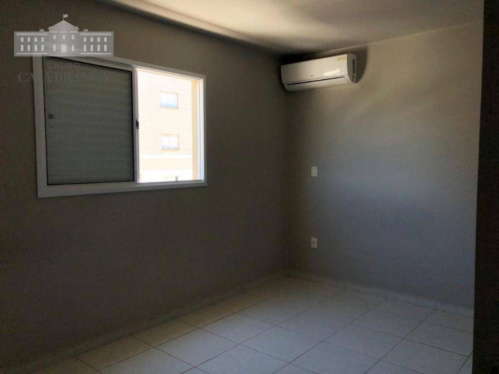 Apartamento para alugar com 2 quartos, 107m² - Foto 4