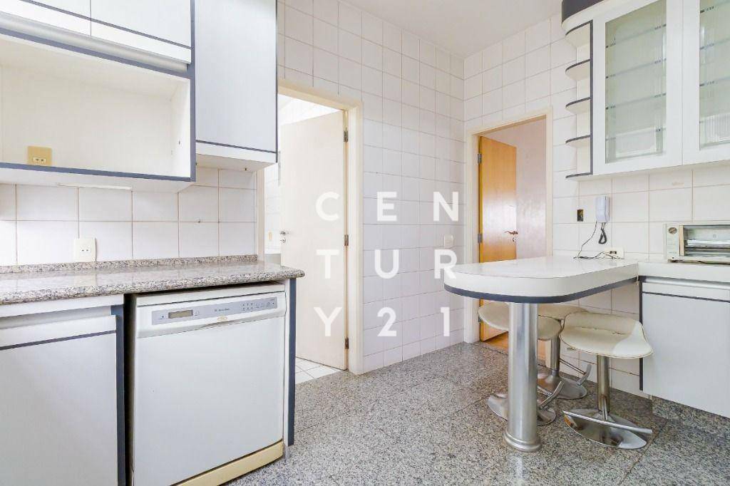 Apartamento à venda com 3 quartos, 153m² - Foto 9