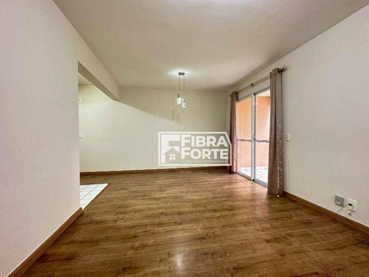 Apartamento à venda com 3 quartos, 75m² - Foto 4