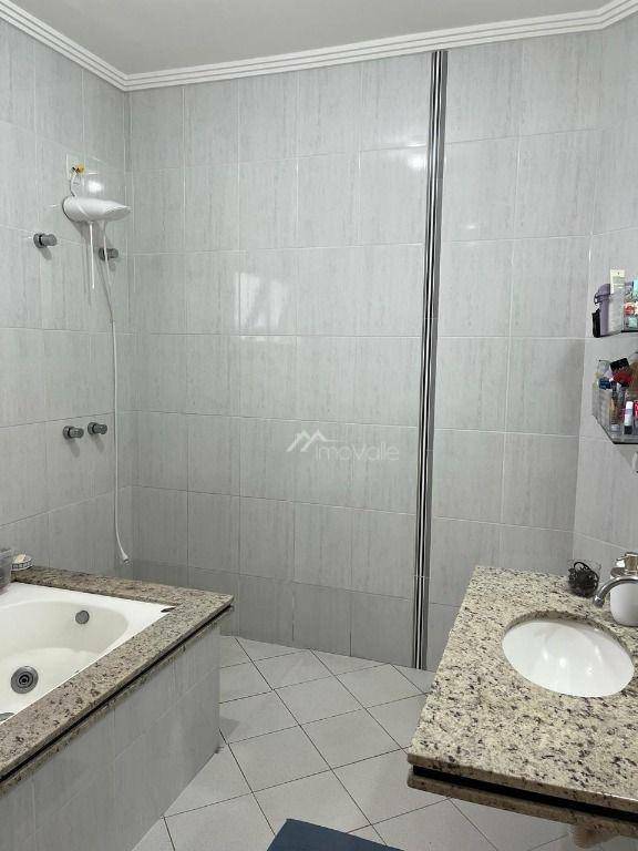 Casa de Condomínio à venda com 4 quartos, 230m² - Foto 9