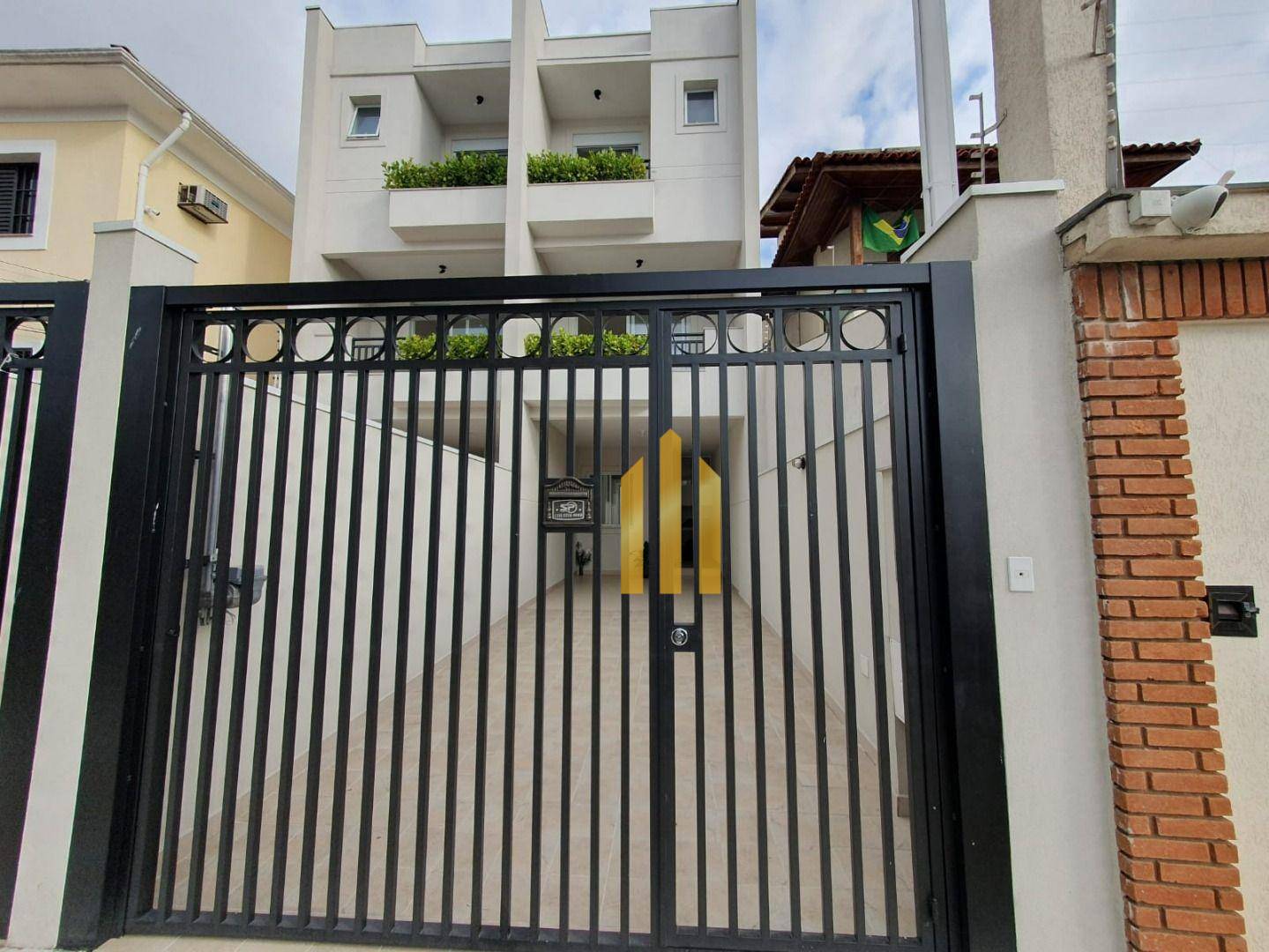 Sobrado à venda com 3 quartos, 170m² - Foto 1