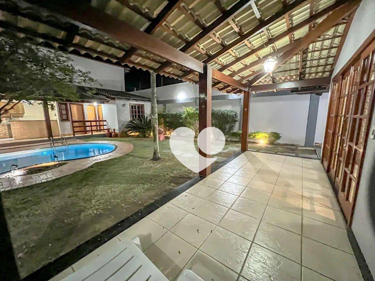 Casa à venda com 5 quartos, 280m² - Foto 4