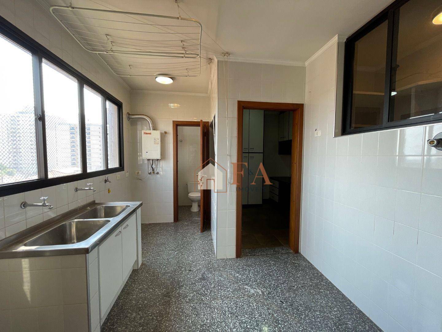 Apartamento à venda com 3 quartos, 185m² - Foto 25