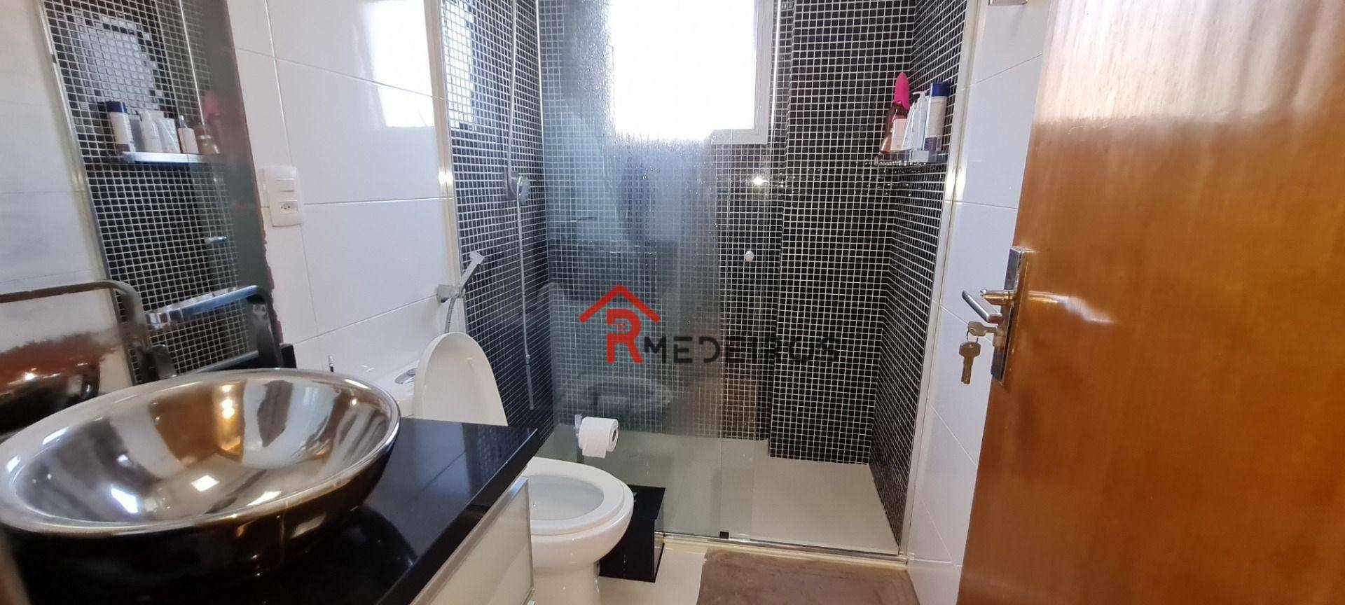 Apartamento à venda com 3 quartos, 188m² - Foto 17