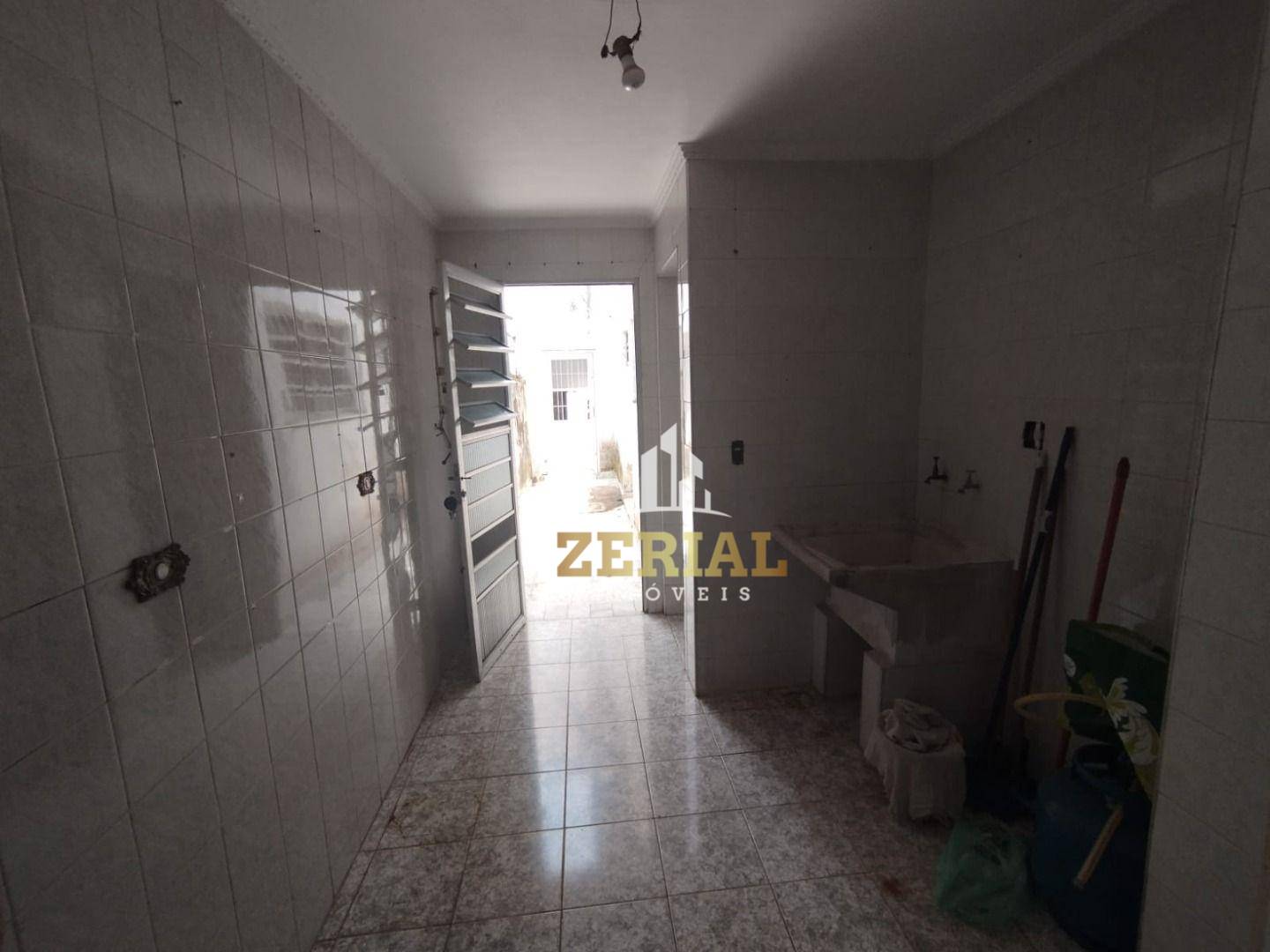 Sobrado à venda com 2 quartos, 195m² - Foto 11