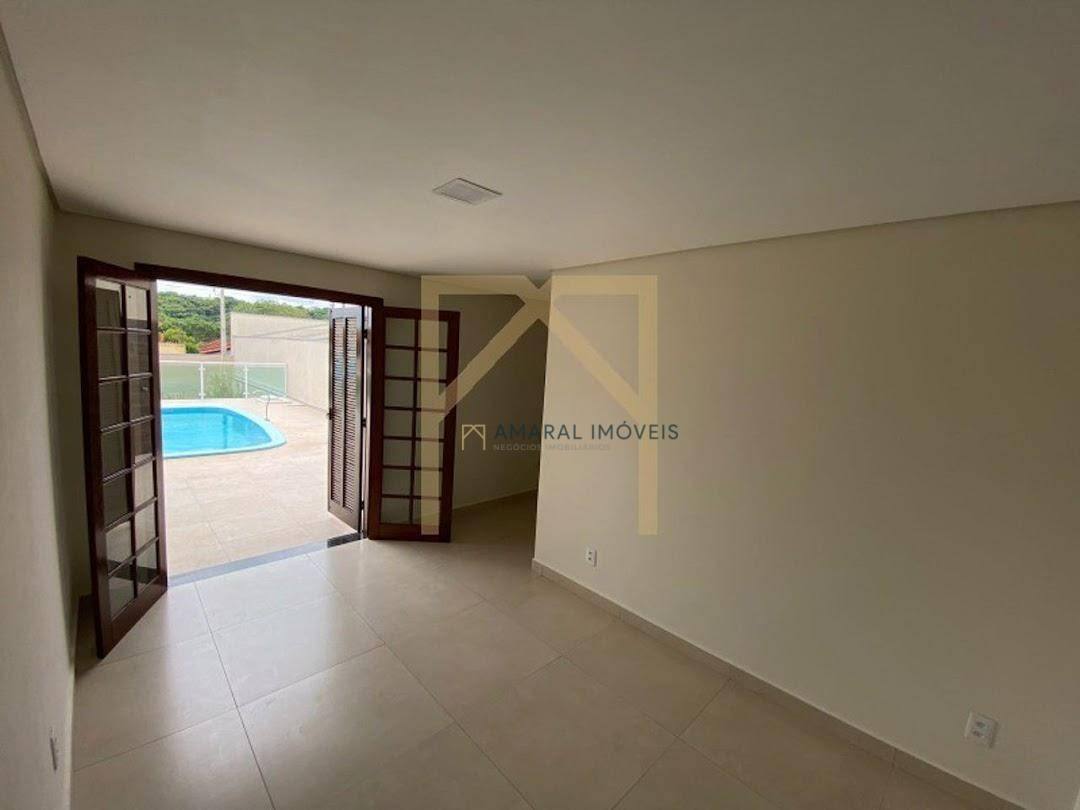 Casa à venda com 3 quartos, 230m² - Foto 9