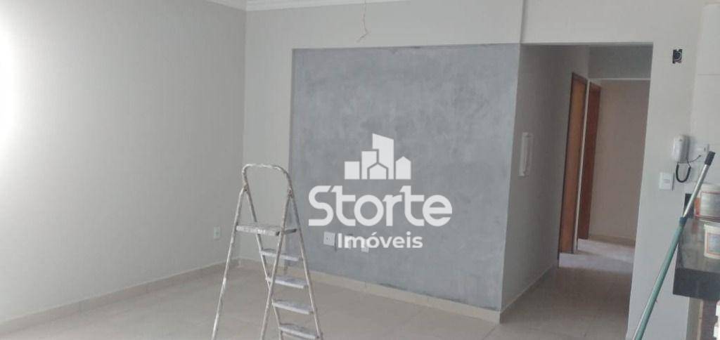 Apartamento à venda com 3 quartos, 96m² - Foto 3