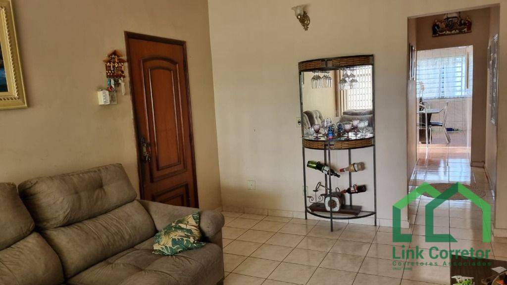 Casa à venda com 3 quartos, 300m² - Foto 9