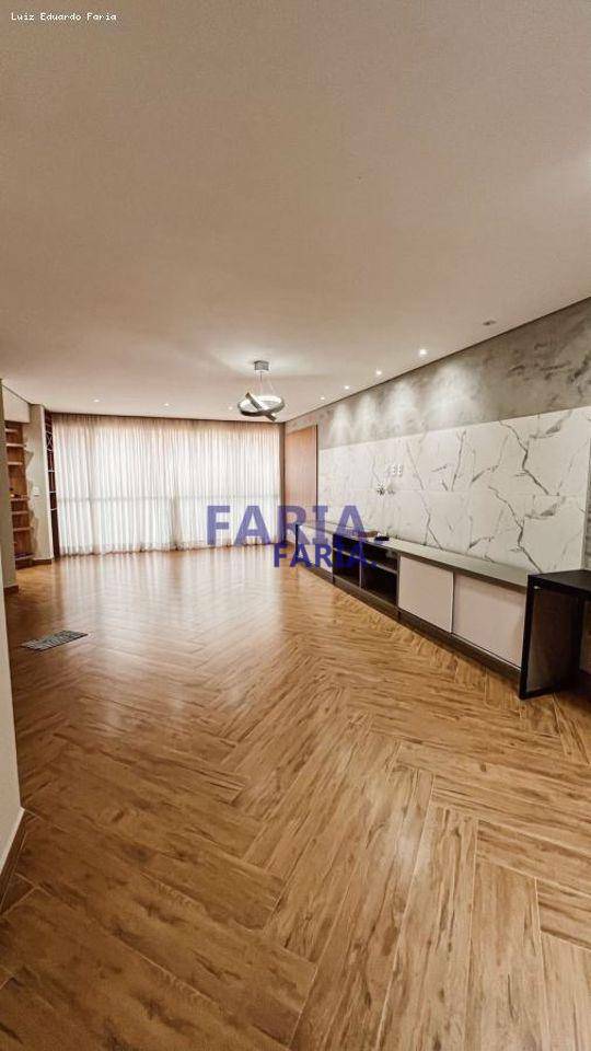 Casa à venda com 3 quartos, 250m² - Foto 5