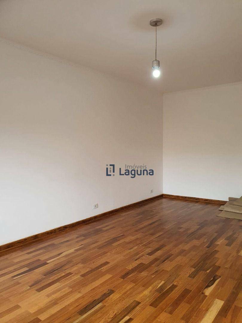 Casa à venda com 3 quartos, 240m² - Foto 16