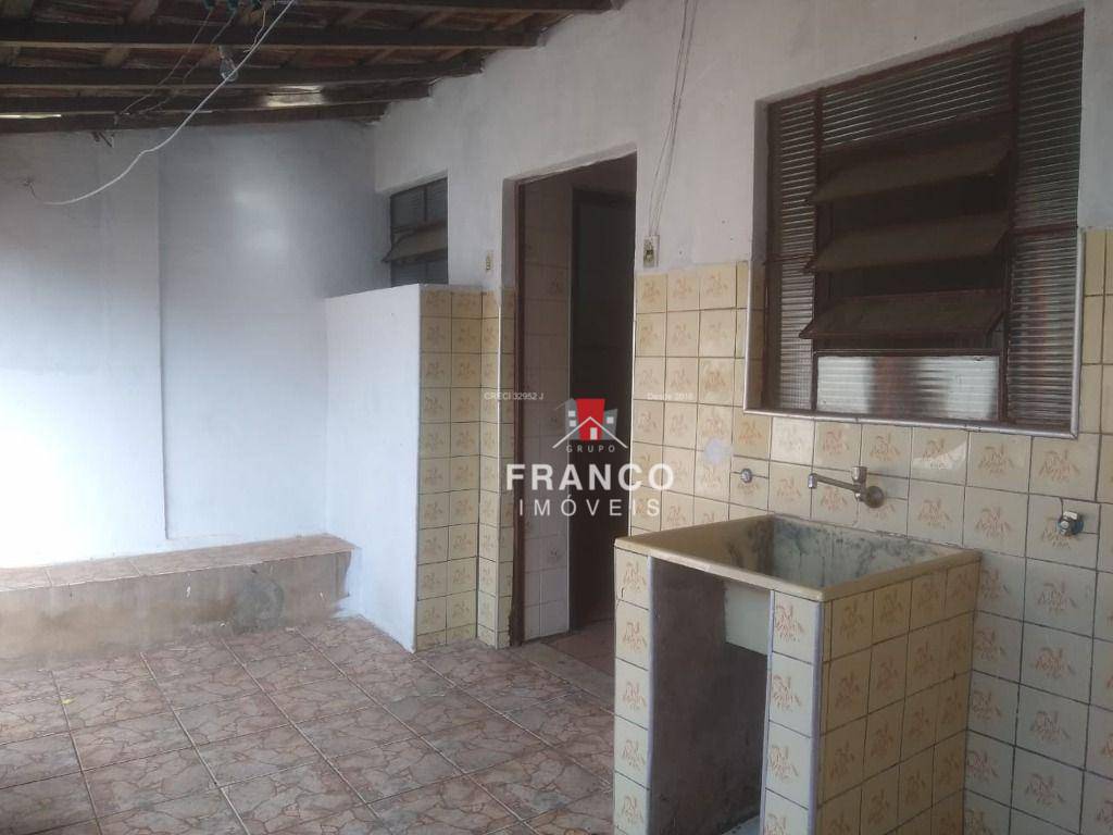 Casa à venda com 3 quartos, 165m² - Foto 10