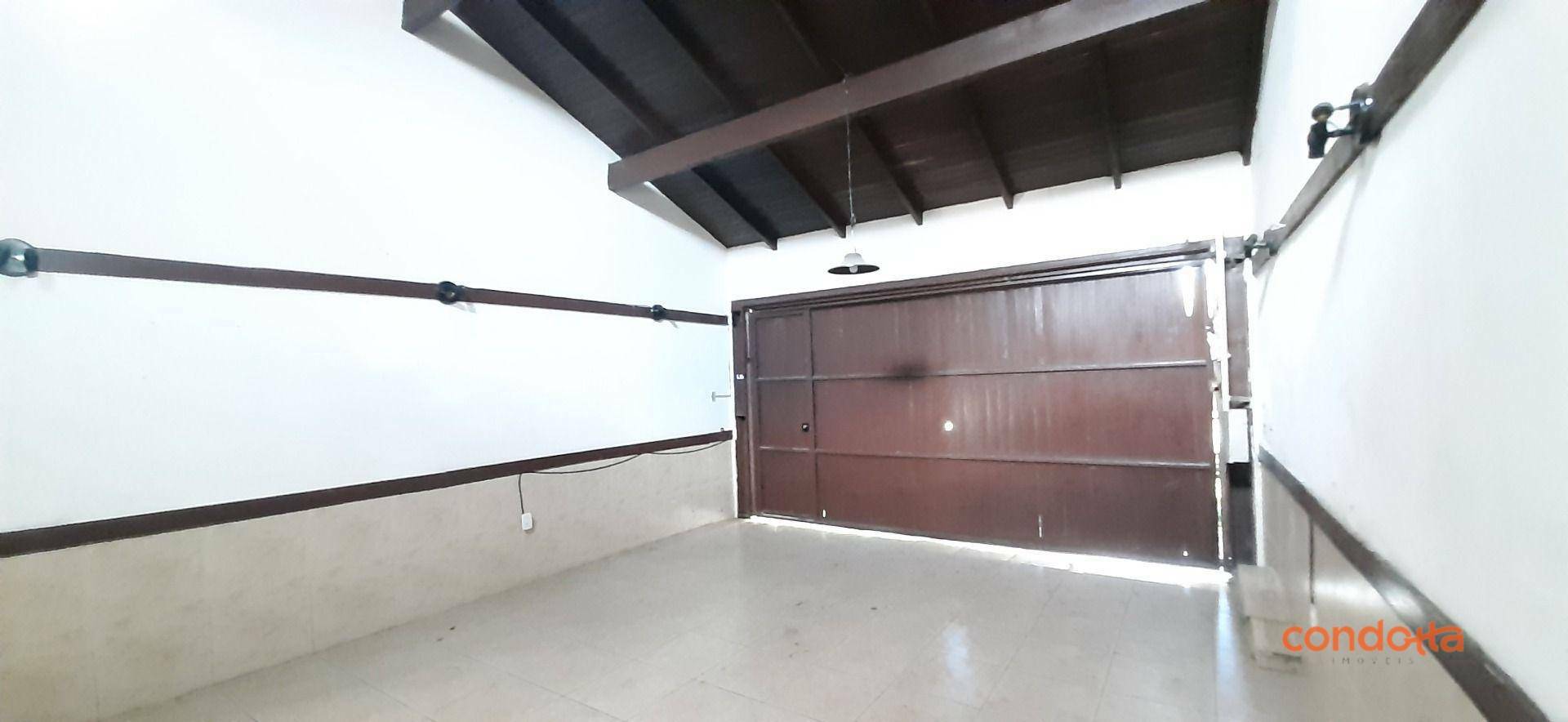 Casa para alugar com 4 quartos, 331m² - Foto 40