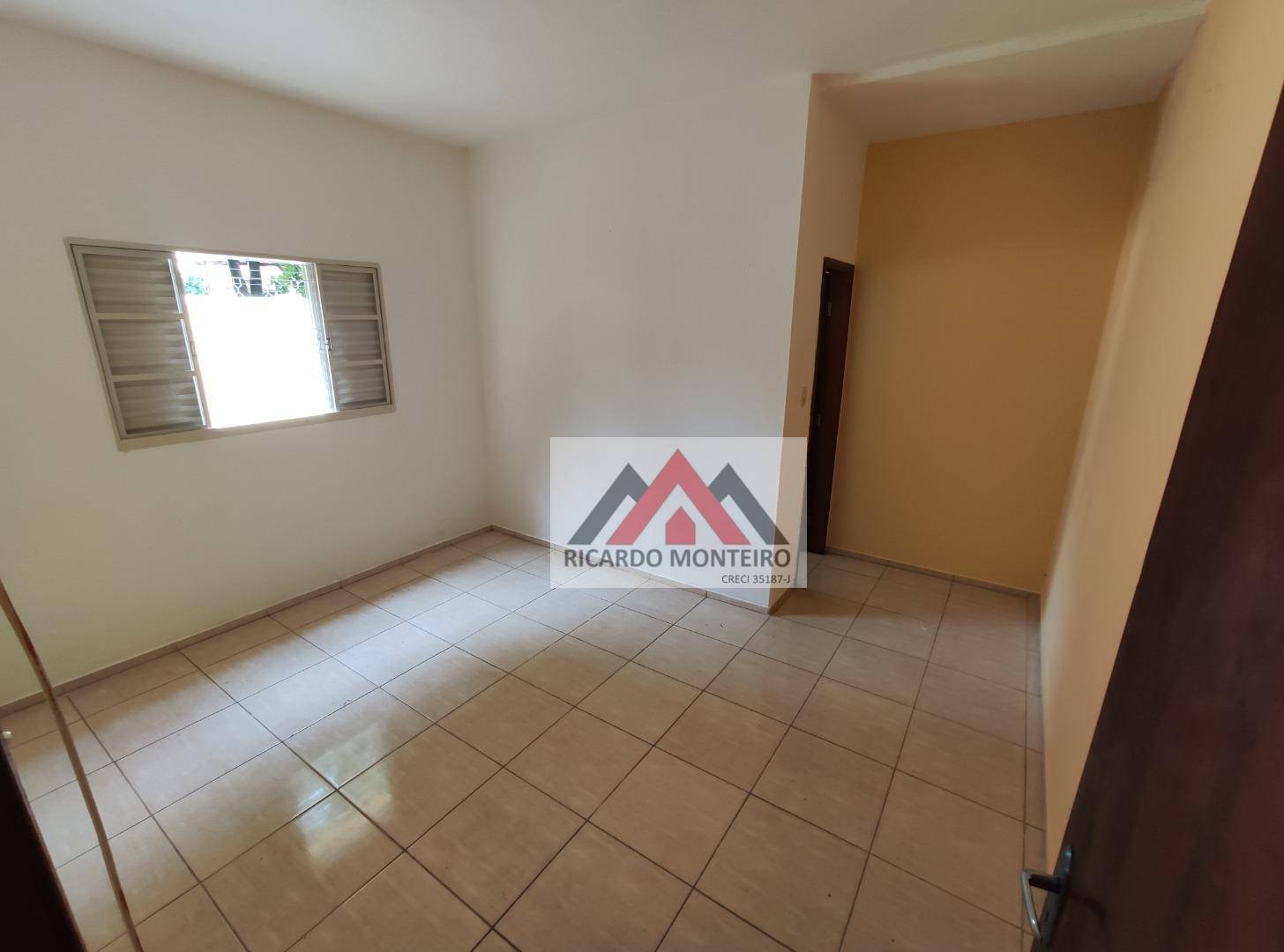 Casa para alugar com 3 quartos, 250m² - Foto 4