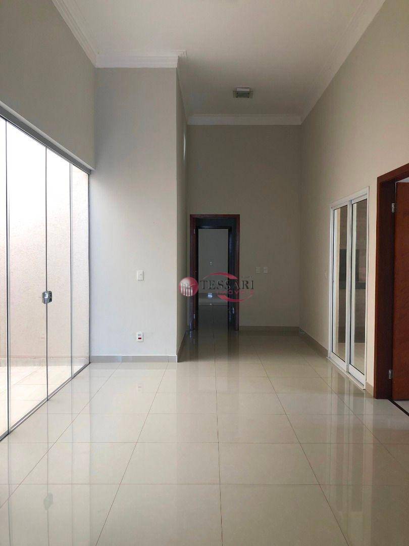 Casa à venda com 3 quartos, 180m² - Foto 2