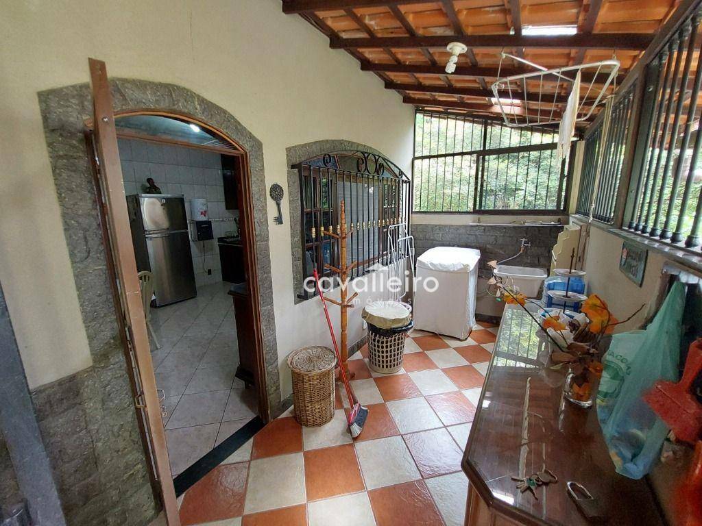 Casa à venda com 3 quartos, 300m² - Foto 29