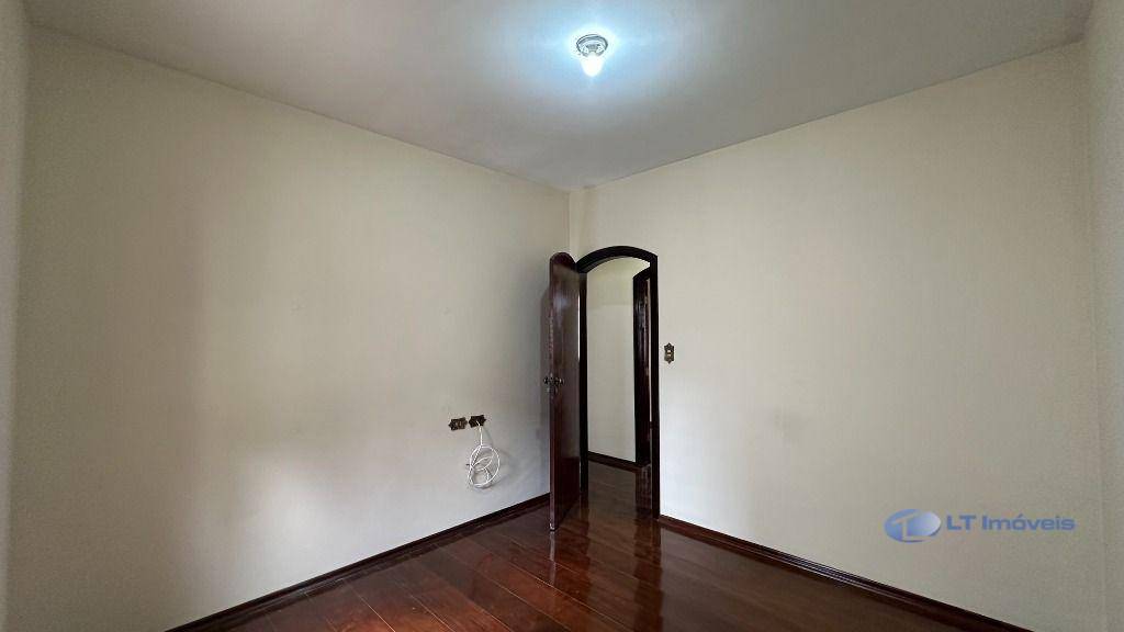 Casa para alugar com 3 quartos, 152m² - Foto 31