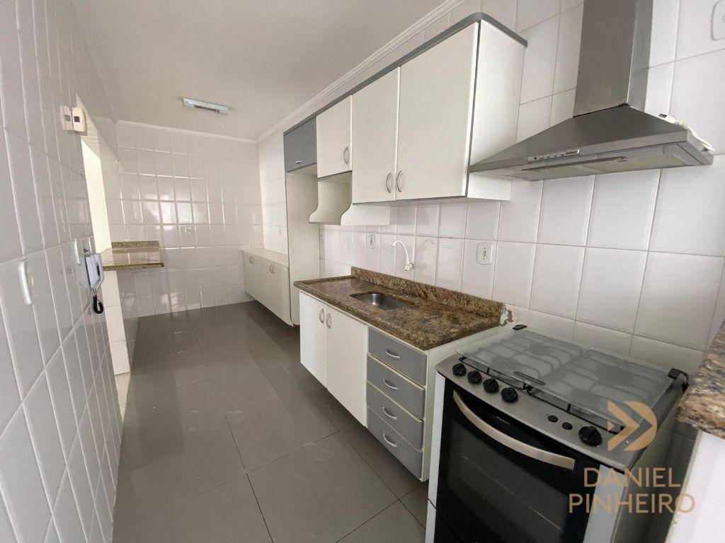 Apartamento à venda com 2 quartos, 70m² - Foto 17