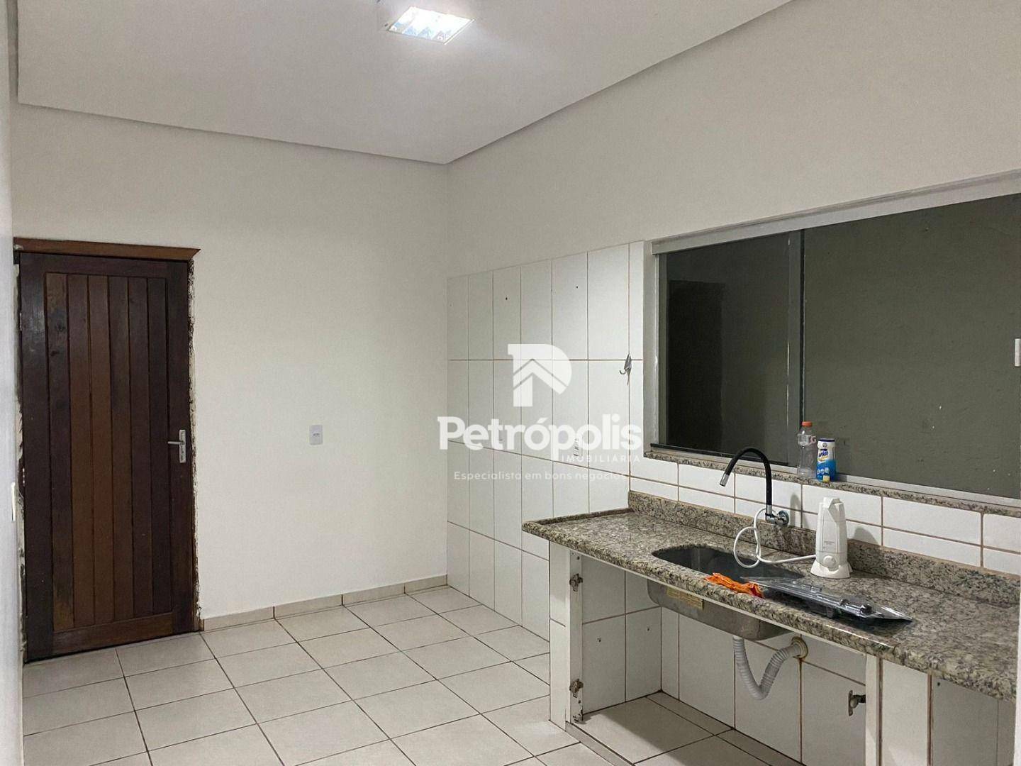 Casa à venda com 4 quartos, 180m² - Foto 4