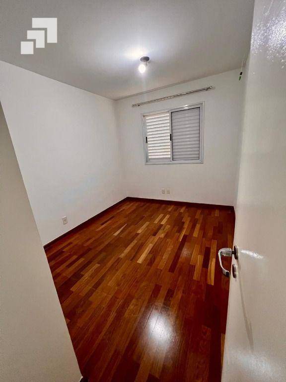 Apartamento para alugar com 4 quartos, 140m² - Foto 10