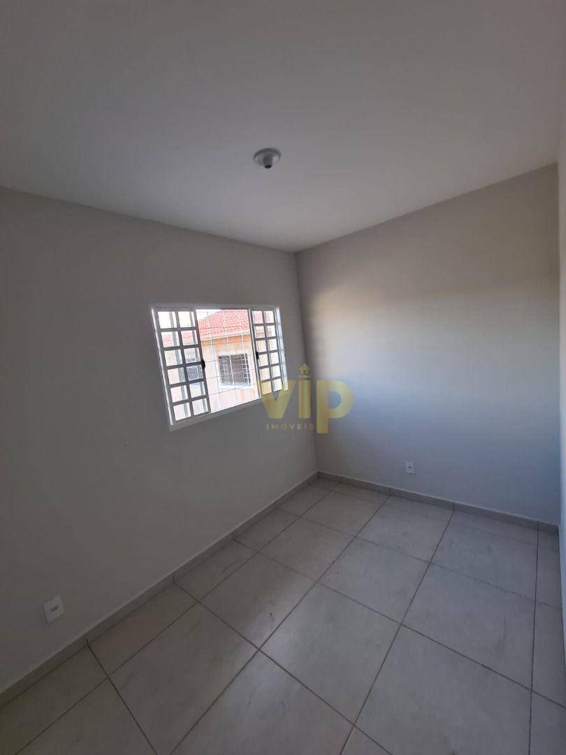 Casa à venda com 2 quartos, 62m² - Foto 1