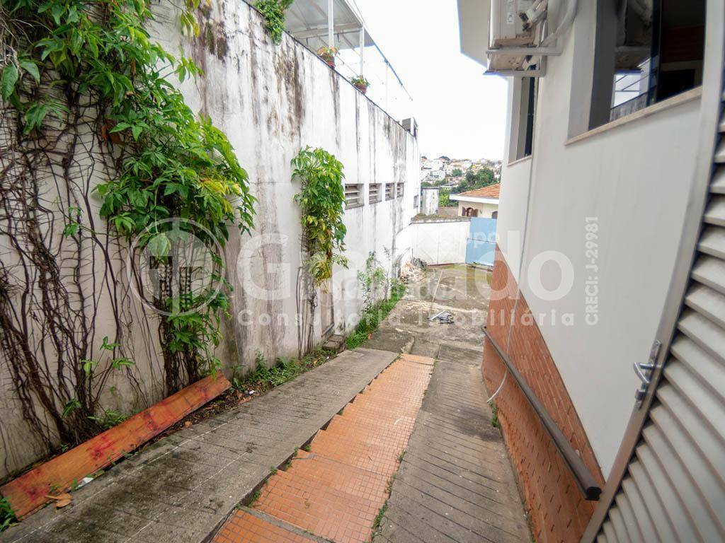 Casa à venda com 4 quartos, 400m² - Foto 30