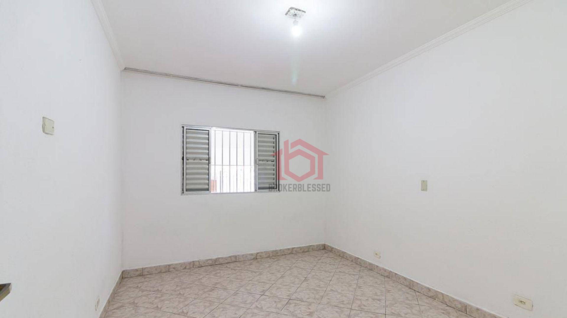 Casa à venda com 6 quartos, 200m² - Foto 11