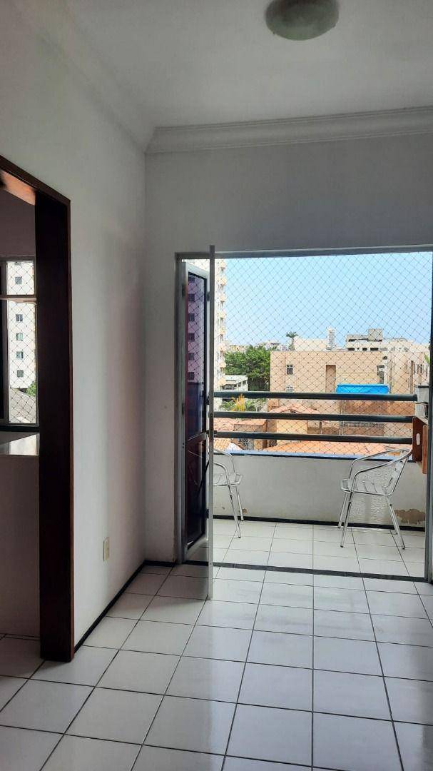 Apartamento à venda com 3 quartos, 67m² - Foto 2