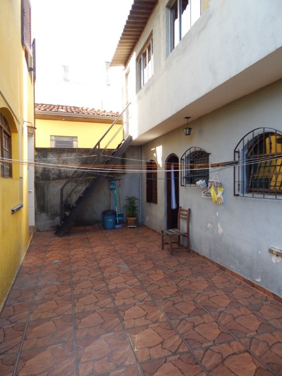 Sobrado à venda com 3 quartos, 220m² - Foto 44