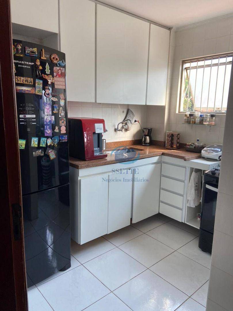 Apartamento à venda com 2 quartos, 68m² - Foto 9