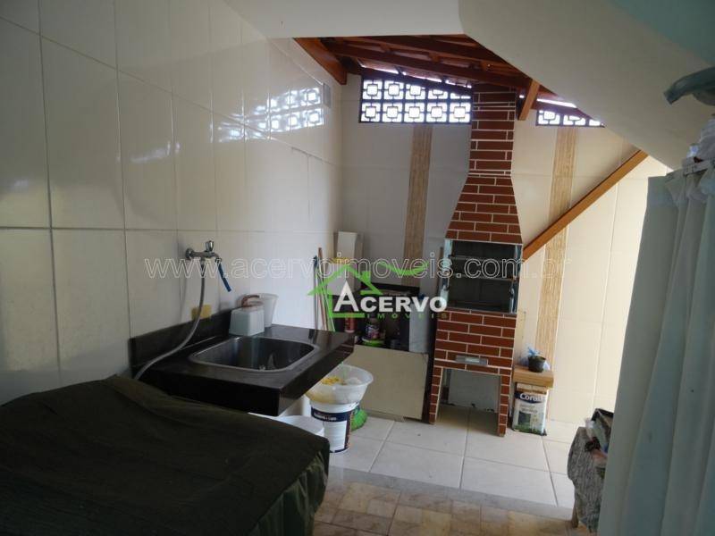 Casa à venda com 4 quartos, 103m² - Foto 13