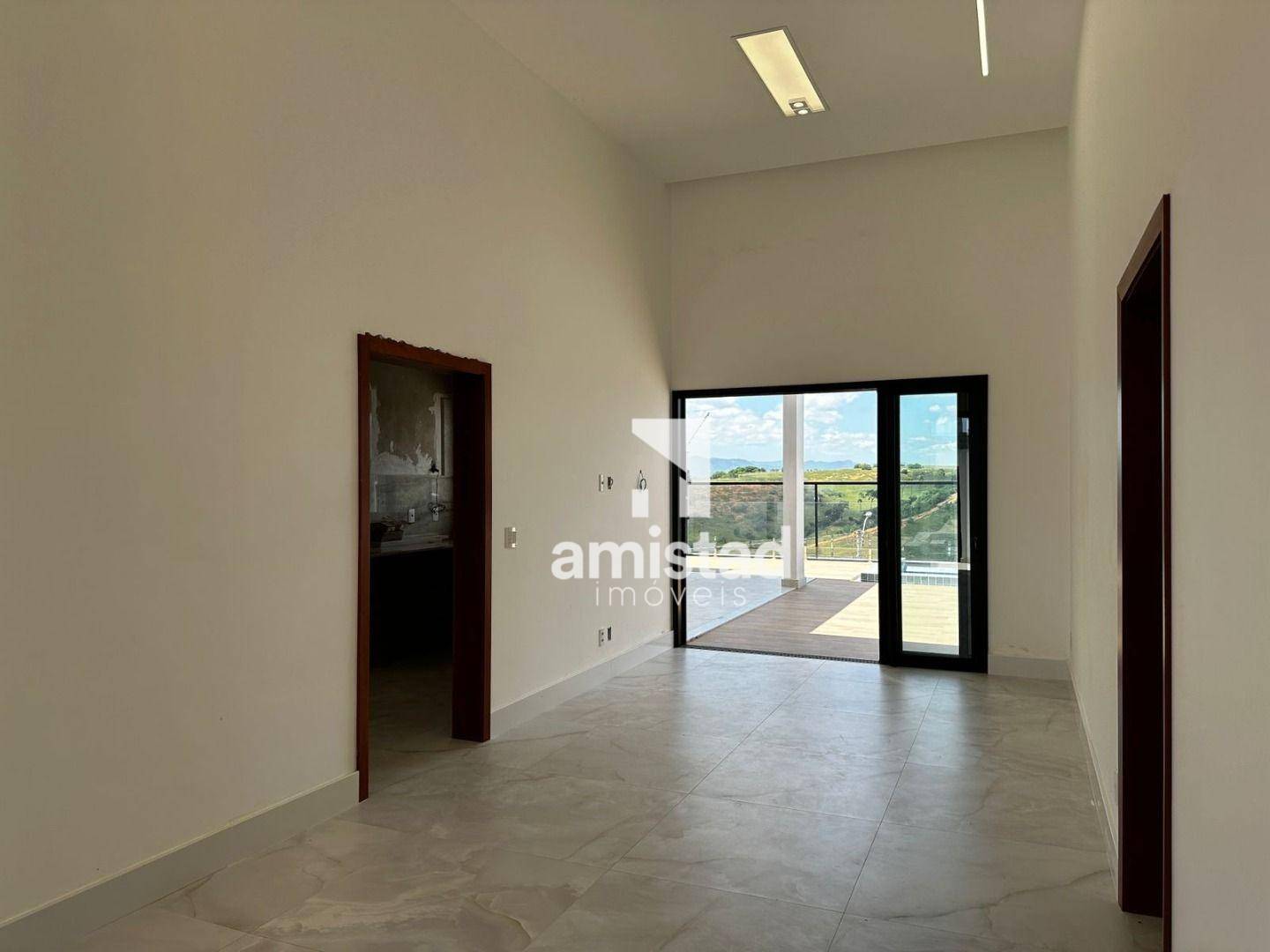 Casa à venda com 3 quartos, 218m² - Foto 11