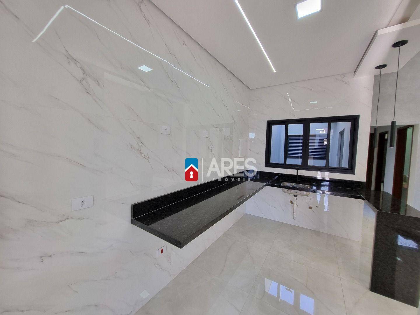 Casa à venda com 2 quartos, 107m² - Foto 4